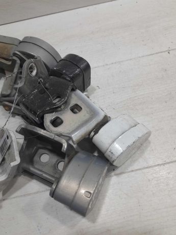 petlia-dveri-nizniaia-renault-megane-ii-art-102462-big-4