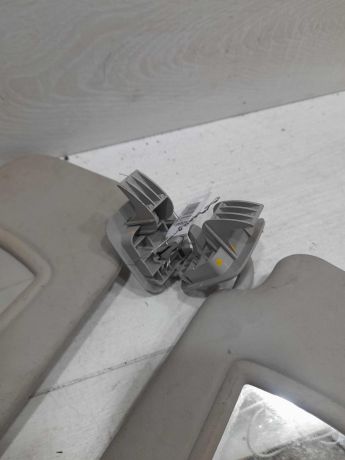 kozyrek-solncezashhitnyi-renault-megane-ii-art-102579-big-8