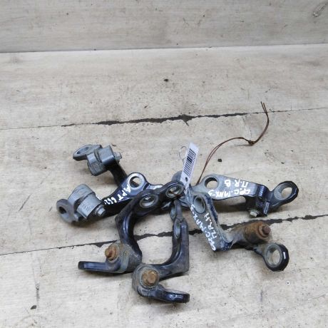 petlia-dveri-ford-c-max-art-102874-big-0