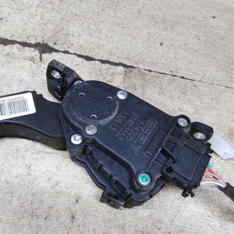 pedal-gaza-geely-emgrand-x7-art-103642-big-2