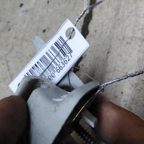 kriucok-solncezashhitnogo-kozyrka-volkswagen-jetta-5-art-103840-big-3