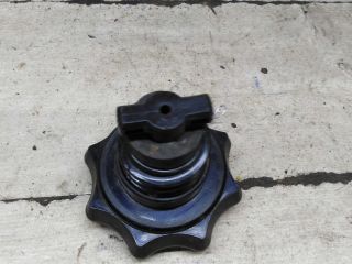 krepleniia-zapasnogo-kolesa-volkswagen-jetta-5-art-103846