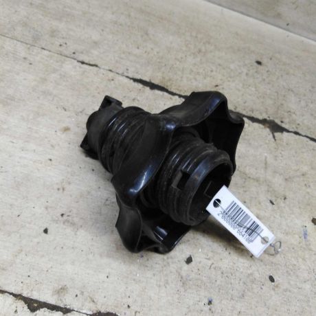 krepleniia-zapasnogo-kolesa-volkswagen-jetta-5-art-103846-big-1