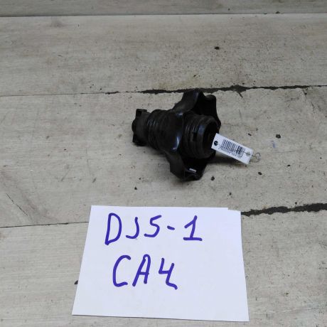 krepleniia-zapasnogo-kolesa-volkswagen-jetta-5-art-103846-big-3