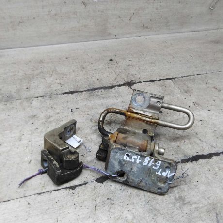 petlia-dveri-peredniaia-levaia-volkswagen-bora-volkswagen-golf-4-art-104406-big-0