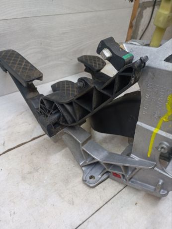 pedalnyi-uzel-volkswagen-passat-b5-audi-a4-b5-skoda-superb-audi-a6-c5-volkswagen-passat-b5-gp-art-104657-big-5