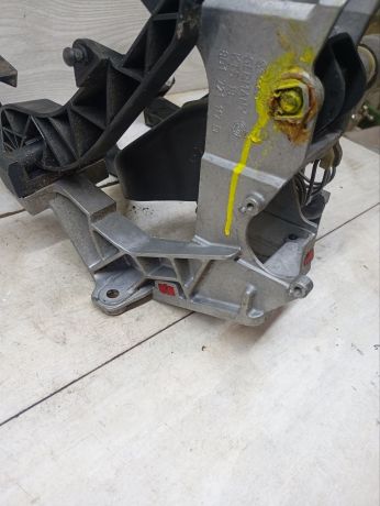 pedalnyi-uzel-volkswagen-passat-b5-audi-a4-b5-skoda-superb-audi-a6-c5-volkswagen-passat-b5-gp-art-104657-big-7