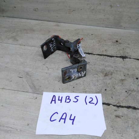 petlia-dveri-peredniaia-levaia-verxniaia-audi-a4-b5-art-104882-big-0