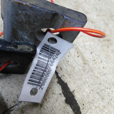 petlia-dveri-peredniaia-levaia-verxniaia-audi-a4-b5-art-104882-big-2