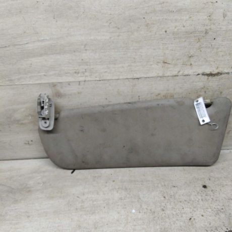 kozyrek-solncezashhitnyi-pravyi-audi-a4-b5-art-104944-big-0