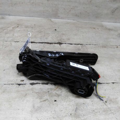 pedal-gaza-volkswagen-jetta-vi-art-105292-big-4