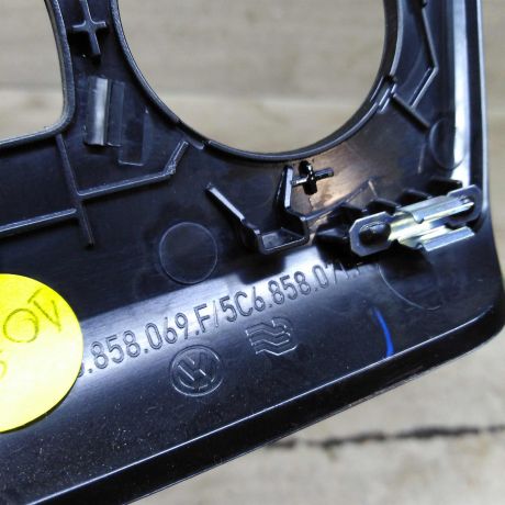 ramka-magnitoly-volkswagen-jetta-vi-art-105370-big-4