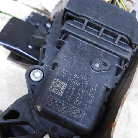 pedal-gaza-tormoza-ford-focus-2-art-105923-big-2