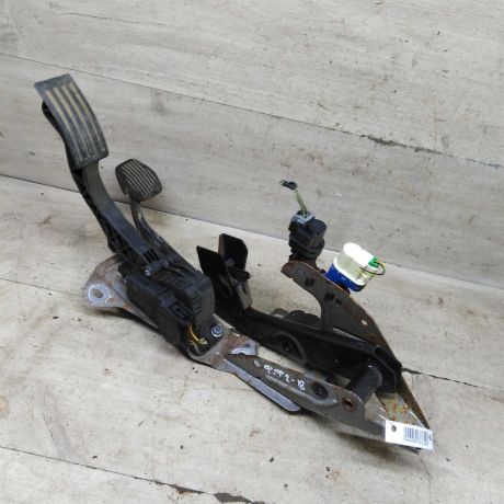 pedal-gaza-tormoza-ford-focus-2-art-105923-big-4