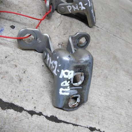 petlia-dveri-pravaia-renault-megane-ii-art-106448-big-3