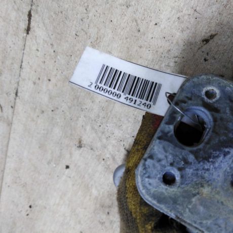 petlia-dveri-peredniaia-levaia-nizniaia-audi-a6-c5-art-107929-big-3