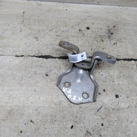 petlia-dveri-peredniaia-pravaia-nizniaia-hyundai-accent-i-art-108094-big-0