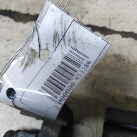 petlia-dveri-levaia-skoda-octavia-a5-art-108280-big-1