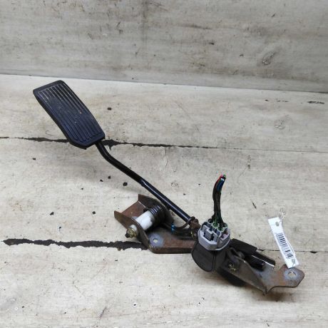 pedal-gaza-nissan-almera-classic-art-109218-big-0