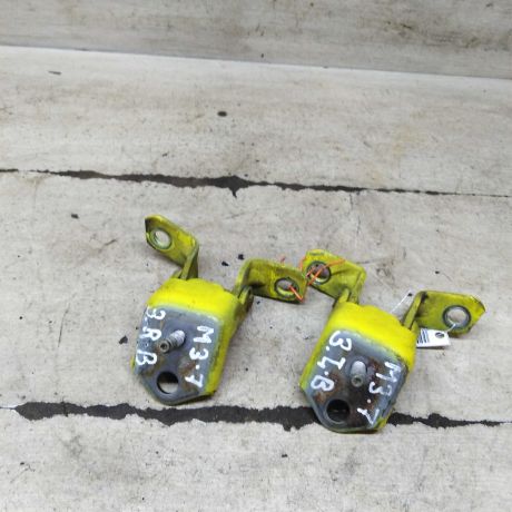 petlia-dveri-zadniaia-nizniaia-mazda-3-bk-art-109352-big-0