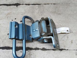 petlia-dveri-zadniaia-pravaia-nizniaia-volkswagen-passat-b5-volkswagen-passat-b5-gp-art-109381