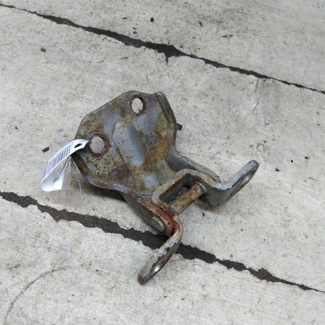 petlia-dveri-peredniaia-levaia-nizniaia-hyundai-elantra-iii-art-109493-big-1