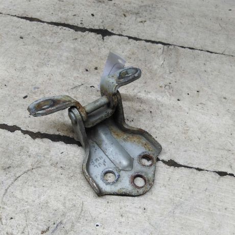 petlia-dveri-peredniaia-levaia-verxniaia-hyundai-elantra-iii-art-109502-big-0