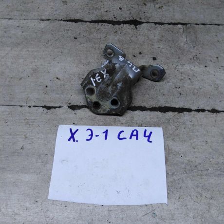 petlia-dveri-peredniaia-levaia-verxniaia-hyundai-elantra-iii-art-109502-big-1