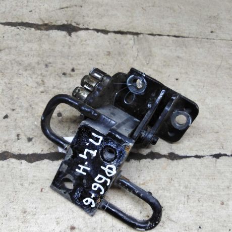 petlia-dveri-peredniaia-levaia-nizniaia-volkswagen-passat-b6-art-110514-big-1