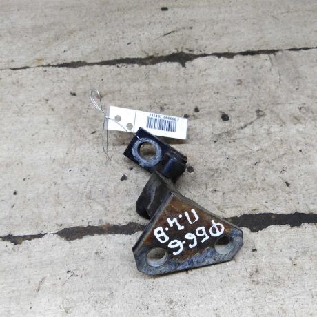 petlia-dveri-peredniaia-levaia-verxniaia-volkswagen-passat-b6-art-110548-big-0