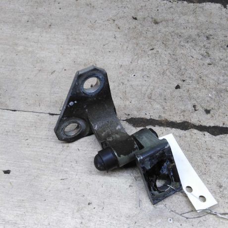 petlia-dveri-peredniaia-levaia-verxniaia-volkswagen-passat-b6-art-110548-big-1