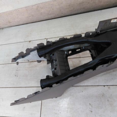 podlokotnik-centralnaia-konsol-volkswagen-passat-b6-art-110584-big-1