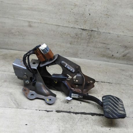 pedal-tormoza-nissan-qashqai-ii-restailing-art-110902-big-0