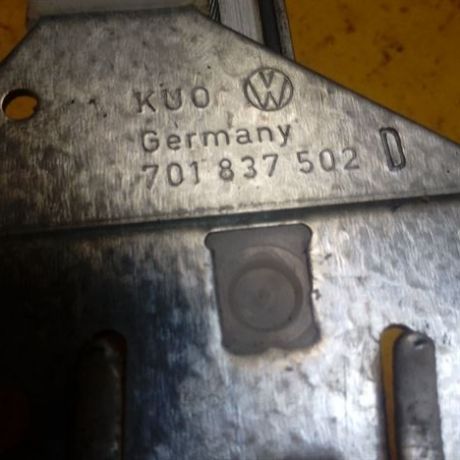 steklopodieemnik-mexaniceskii-perednii-pravyi-volkswagen-transporter-t4-art-10973-big-2