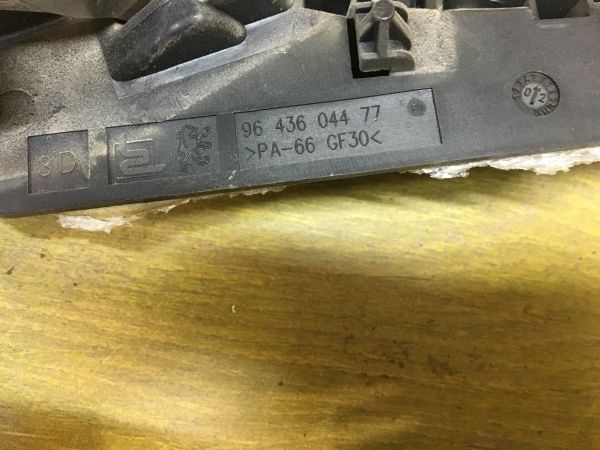 rucka-vnutrenniaia-otkryvaniia-dveri-peugeot-307-art-12607-big-2