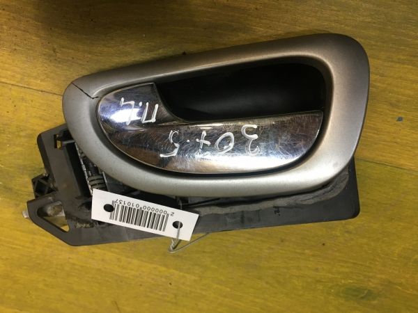 rucka-vnutrenniaia-otkryvaniia-dveri-peugeot-307-art-12638-big-0