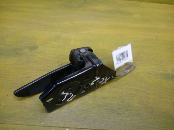 rucka-vnutrenniaia-otkryvaniia-dveri-hyunday-sonata-4-art-12719-big-1