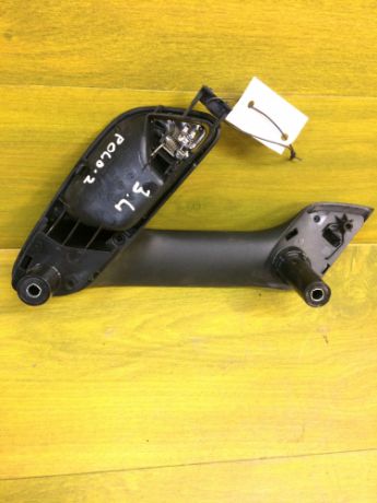 rucka-vnutrenniaia-otkryvaniia-dveri-volkswagen-polo-sedan-art-12762-big-1