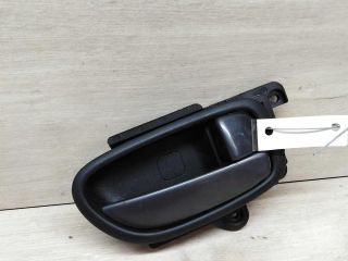 rucka-vnutrenniaia-otkryvaniia-dveri-hyundai-elantra-hd-art-13840