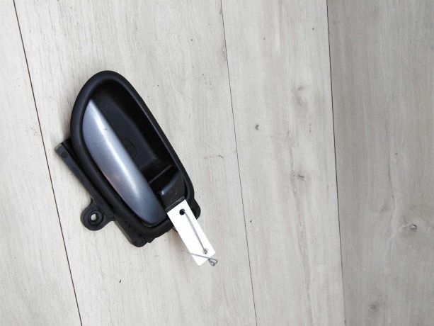 rucka-vnutrenniaia-otkryvaniia-dveri-hyundai-elantra-hd-art-13840-big-1