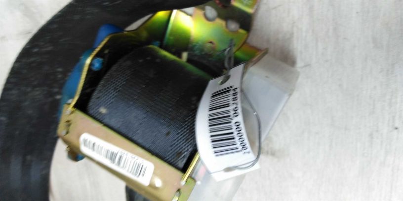 remen-bezopasnosti-zadnii-pravyi-hyundai-getz-art-13871-big-1