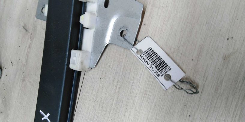 steklopodieemnik-hyundai-getz-art-13948-big-1