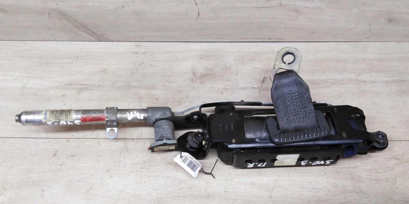 remen-bezopasnosti-perednii-pravyi-volvo-s40-art-14319-big-1