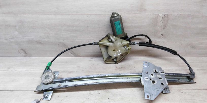 steklopodieemnik-elektriceskii-perednii-pravyi-volvo-s40-art-14326-big-0