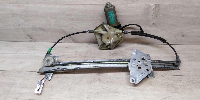 steklopodieemnik-elektriceskii-perednii-pravyi-volvo-s40-art-14326-big-2