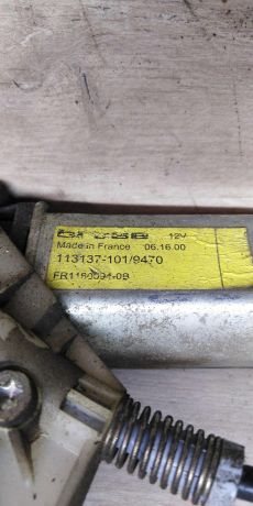 steklopodieemnik-elektriceskii-zadnii-levyi-volvo-s40-art-14327-big-1