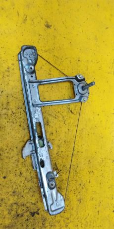 steklopodieemnik-zadnii-ford-focus-1-art-14590-big-0