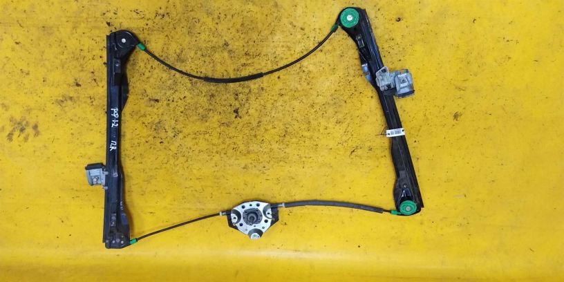 steklopodieemnik-perednii-ford-focus-1-art-14599-big-2