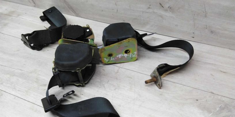 remen-bezopasnosti-zadnii-pravyi-ford-focus-i-art-14687-big-0