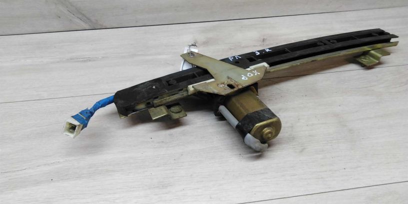 steklopodieemnik-elektriceskii-zadnii-pravyi-renault-logan-art-15078-big-2